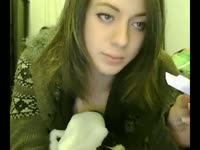 [ Sissy Sex Shemale ] Bright-eyed newcomer to the Homemade tranny webcam scene Cherryblop models on cam